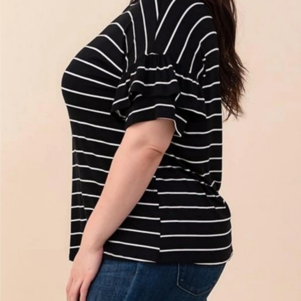 Short ruffled sleeves black and white striped top - Picture 2 of 3